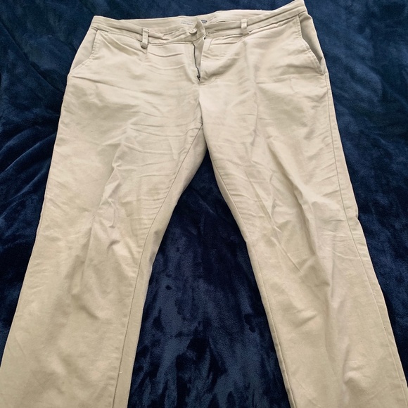 Old Navy Ultimate Slim Khakis - Picture 1 of 2